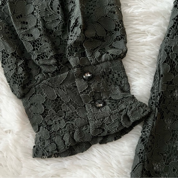 Cable & Gauge Lace Button Down Blouse - Picture 3 of 5